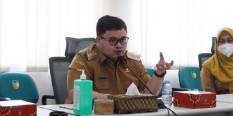 Puluhan Tahun Dalam Kegelapan, Bupati Kediri Minta Kampung Onggoboyo Segera Teraliri Listrik