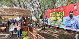 Satpolairud Polresta Banyuwangi Gelar Serbuan Vaksinasi untuk Nelayan