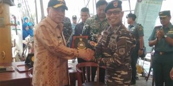 Gubernur Kaltim Secara Khusus Kunjungi KRI Dewaruci