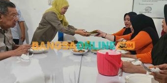 Bersama Karyawan PT Kedawung, Khofifah Dukung dan Lindungi Industri Manufaktur Penyerap Tenaga Kerja