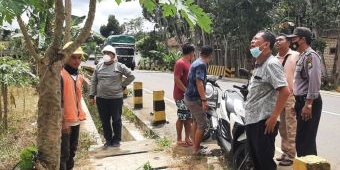 Perbaiki Kabel, Petugas PLN di Pamekasan Kesetrum dan Jatuh Dari Tiang Listrik