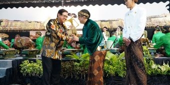  Petrokimia Gresik Gelar Pertunjukan Wayang Kulit dengan Lakon Amarta Binangun