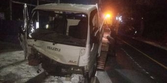 Adu Banteng Truk Vs Pikap di Jalur Blitar-Malang, Satu Pengemudi Tewas