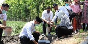 Pulihkan Ekonomi Masa Pandemi, Bupati Ngawi Resmikan Desa Wisata Industri Akar Kayu Jati