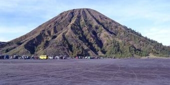 Gunung Semeru Meletus, Wisatawan Dilarang Masuk Radius 1 Km dari Kawah Bromo 