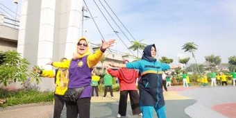 Gerak Lincah Emak-Emak GOW Kota Kediri Awali Pagi dengan Senam Bersama