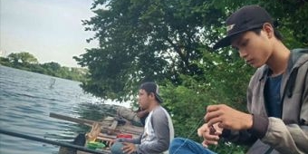 Mancing Ikan Nila di Telaga Ngipik, Keseruan yang Murah Meriah