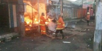 Toko Sepeda di Lawang Malang Terbakar Ludes