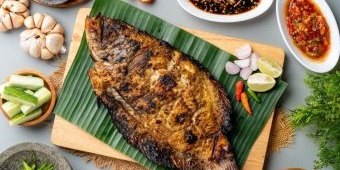 Resep Ikan Bawal Bakar Bumbu Rujak, Menu Bakaran Penyambut Tahun Baru