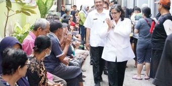 Pj Wali Kota Kediri Tinjau Penyaluran Bantuan Pangan Cadangan Beras Pemerintah Tahap 3