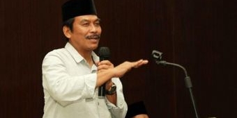 ​Sambari Sakit, Gubernur Khofifah Tunjuk Qosim sebagai Plt Bupati Gresik