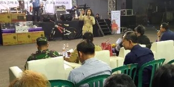 Bersama OJK, Indah Kurnia Ajak Masyarakat Bijak Sikapi Pinjaman Online