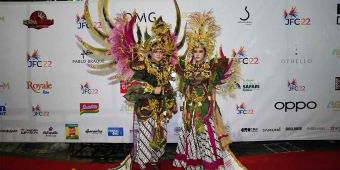 Artwear Petrokimia Gresik Berbahan Kantong Pupuk Dipamerkan di Jember Fashion Carnaval 2024