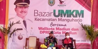 Kenalkan Produk UMKM Kecamatan Manguharjo, Pemkot Madiun Gelar Bazar di Bantaran Kali