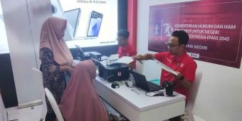 Peringati Hari Pengayoman ke-79, Kantor Imigrasi Kediri Melaksanakan Pelayanan Paspor Merdeka