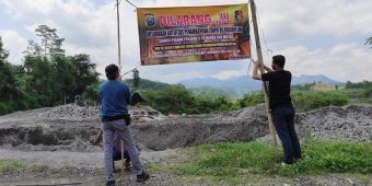 Polisi Sidak Tambang Pasir Liar Aliran Lahar Gunung Kelud, Truk-Truk Masih Lalu-lalang