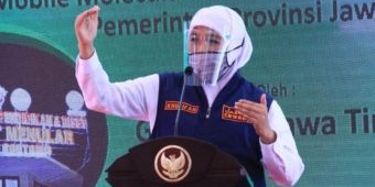 ​Vaksinasi Perdana di Grahadi, Gubernur Khofifah Berharap Sukses Cegah Penyebaran Covid-19 di Jatim