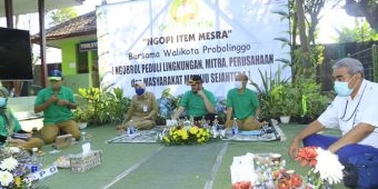 Teken Komitmen, ​Wali Kota Probolinggo dan Pelaku Usaha Siap Wujudkan 2022 Zero Sampah Plastik