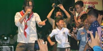 Charly Van Houten Ramaikan Parents Gathering di Gresik