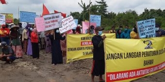 Diduga Ilegal, Ratusan Warga Demo Tuntut Aktivitas Tambang Galian C di Desa Sawo Dihentikan