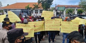 Nganggur Selama 40 Tahun, Masyarakat Bangkalan Tuntut Pencabutan Konsesi Lahan PT. PKHI 444,7 Ha