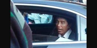 Kunjungi Kampung Nelayan di Situbondo, Presiden Bagikan Biskuit Balita, Bumil dan Anak-anak