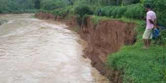 Puluhan Rumah di Desa Semanten Pacitan Terancam Hanyut