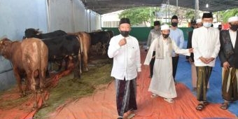 Shalat Id di Lamongan Terapkan Protokol Kesehatan, Bupati Fadeli Kurban 15 Sapi dan 10 Kambing