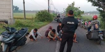 Nekat Tutup Jalan, Balap Liar di Jombang Dibubarkan Polisi, Remaja Terjaring Disanksi Tadarus