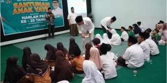 Peringatan Harlah PKB Ke-25, Ratusan Anak Yatim Jombang Terima Santunan