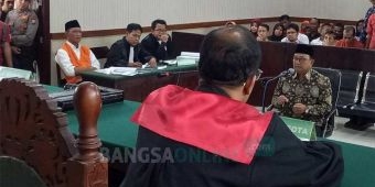 Bupati Blitar Akhirnya Hadir Dalam Sidang Surat Palsu KPK