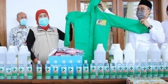 Ikut Lawan Covid-19, Madrasah Produksi Hand Sanitizers dan APD, Lalu Sumbangkan ke Pemprov Jatim