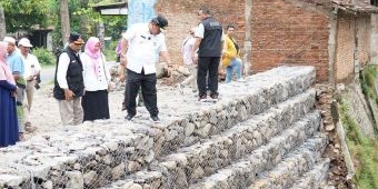 Gercep Tangani Banjir, Plt Bupati Nganjuk Tinjau Lokasi Terdampak