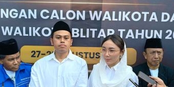 Syauqul Muhibbin-Elim Tyu Samba Daftar ke KPU Kota Blitar