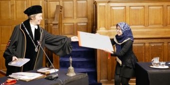 Isti Hidayati, ​Mahasiswi Indonesia Raih Disertasi PhD Terbaik dari University of Groningen Belanda