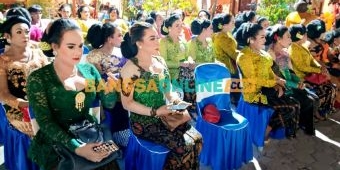 Abah Kirun Gelar Open House, Para Transpuan Manfaatkan Momen