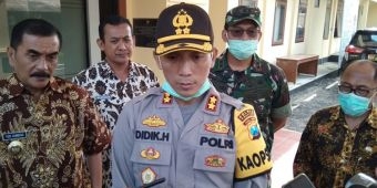 TNI-Polri Gelar Gerakan Penyemprotan Disinfektan Serentak Cegah COVID-19