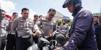 Kunjungi Satpas Colombo Surabaya, Dirlantas Polda Jatim Pastikan Uji Praktik SIM Lebih Mudah