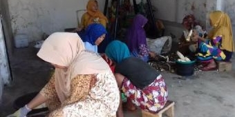 Berdayakan Ekonomi Ibu Rumah Tangga, Fatayat NU Ganding Kelola Kelompok Usaha Produksi Camilan