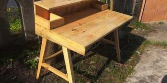 ​Mahasiswa Unesa Sulap Kayu Limbah Jadi Custom Furniture Keren