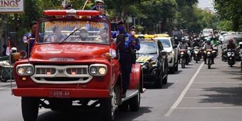 Masyarakat Kota Batu Antusias Lihat Kirab Bendera Pataka Jer Basuki Mawa Beya