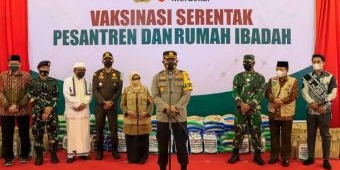 Sambut PTM, Ribuan Santri Jombang Ikuti Vaksinasi Merdeka