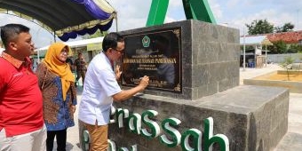 Resmikan 2 Sentra PKL, Bupati Pamekasan Berharap Bisa Sejahterakan Pedagang di Bumi Gerbang Salam