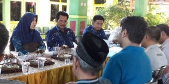 Diduga Terabas Tanah Makam, Warga Sidorukun Gresik Minta Proyek Pipa Gas Dibongkar