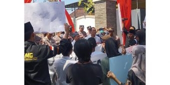 Gelar Aksi, FKMG Minta Disdik Bangkalan Selesaikan Persoalan Pendidikan di Kecamatan Geger