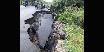 Diguyur Hujan Deras, Jalan Ngemplak Ambles