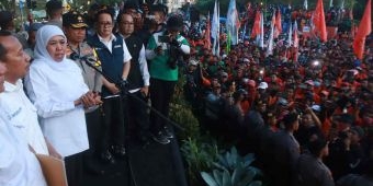 Mayday, Gubernur Khofifah Tekankan Pentingnya Harmonisasi Hubungan Industrial Antara 3 Pihak