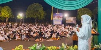 Di Majelis Sidoarjo Bermunajat, Khofifah Didoakan Ulama dan Ribuan Jamaah Kembali Pimpin Jawa Timur