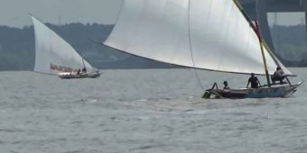 Peringati HUT RI Ke-78, Warga Kwanyar Bangkalan Gelar Lomba Perahu Layar