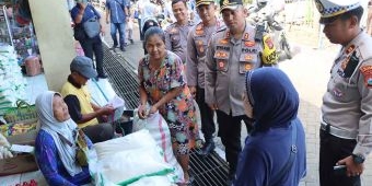 Jelang Bulan Ramadhan, Kapolres Ngawi Pantau Harga dan Ketersedian Sembako